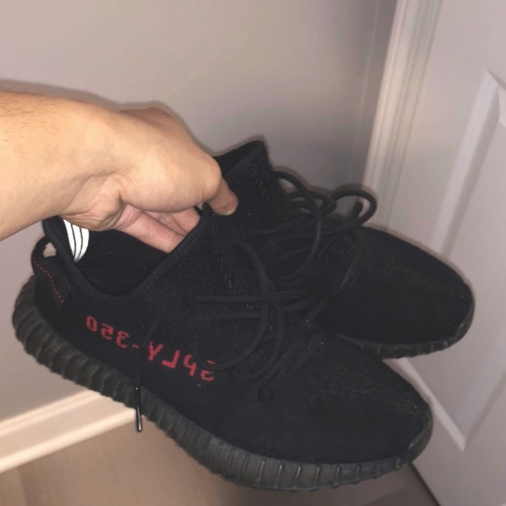 Yeezy Boost 350 V2 Bred